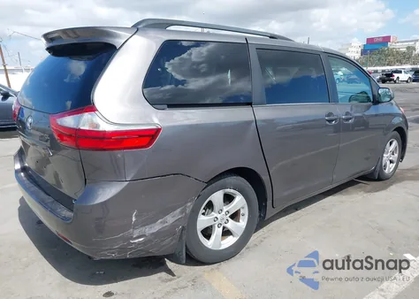 2016 Toyota Sienna Le 8 Passenger z USA, uszkodzony, nr VIN 5TDKK3DC2GS753125